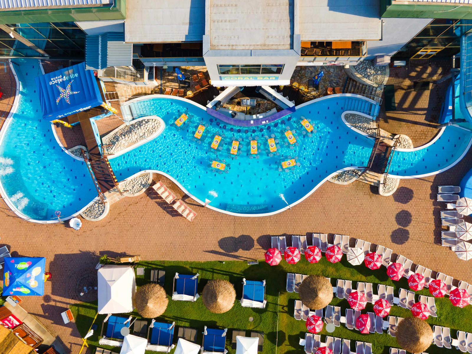 Aquapalacen altaiden pystysuora ilmakuvaa